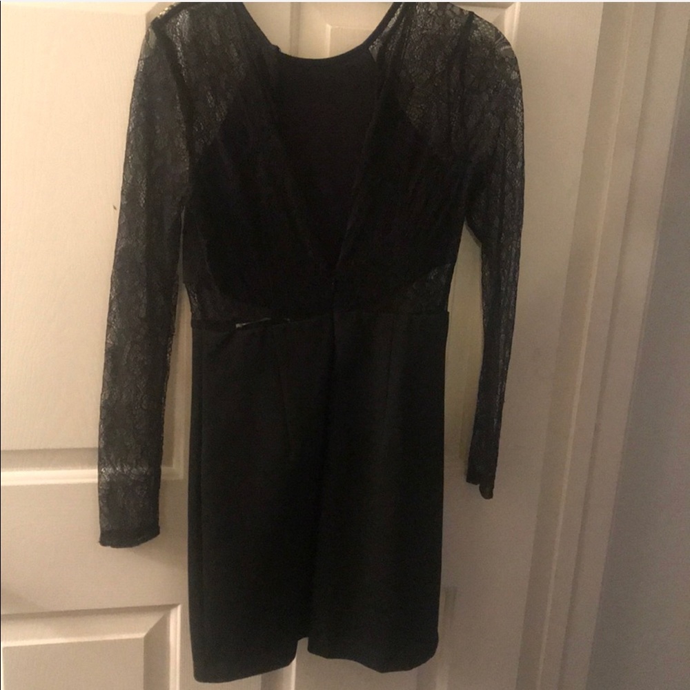 Size 2 NWT bcbg lace long sleeve bodycon